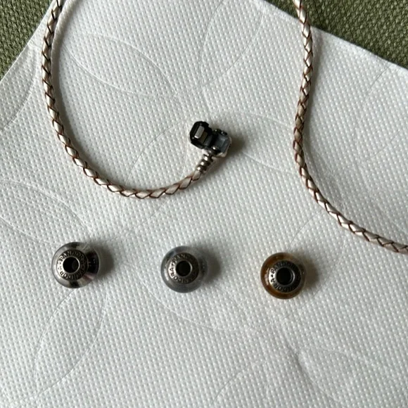 Pandora beads- discontinued tiger eye, zebra, leopard wrap bracelet in leather. - Picture 4 of 5